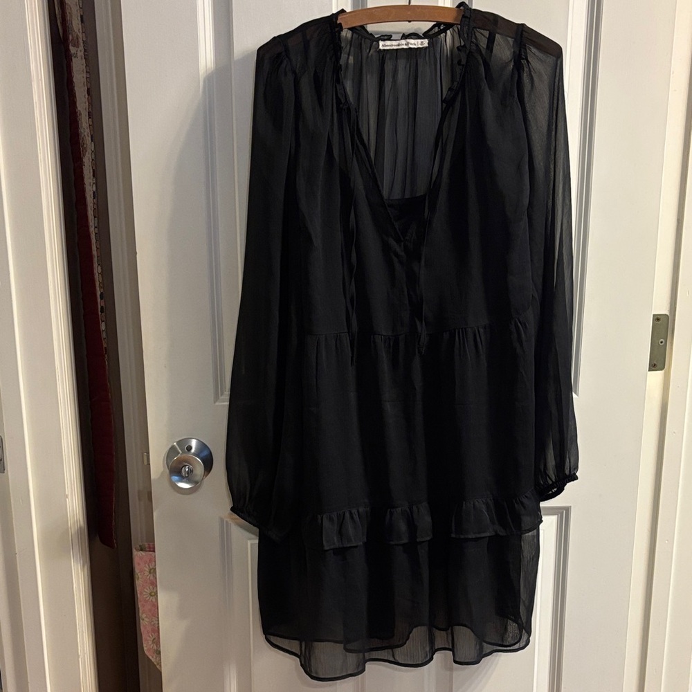 Size Medium Abercrombie & Fitch Black Dress